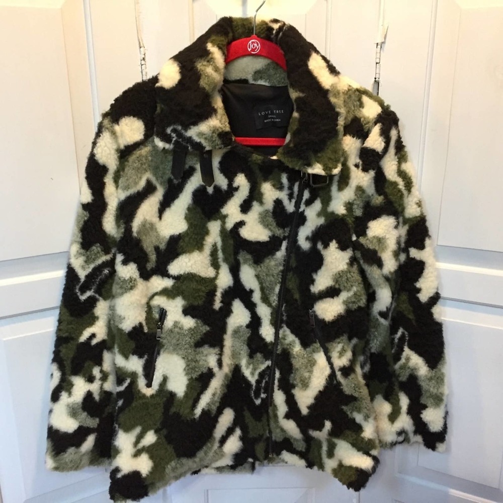 Love Tree Fuzzy Camo Jacket